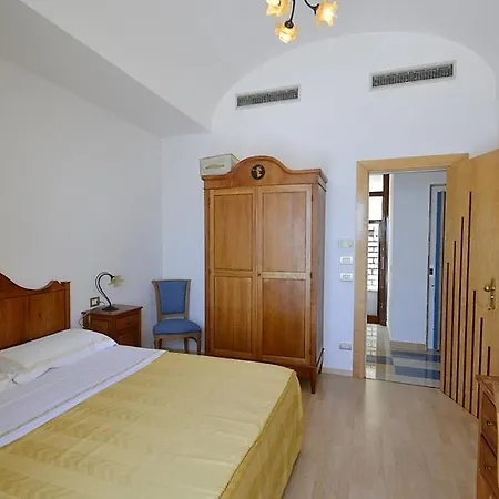 Villa Marina Del Cantone Sleeps 22 Pool Air Con
