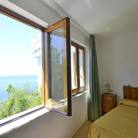 Marina Del Cantone Sleeps 22 Pool Air Con