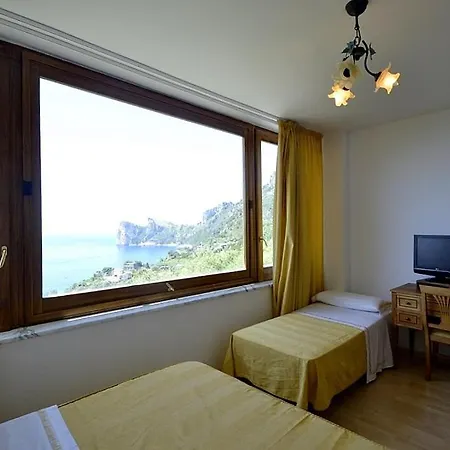 Marina Del Cantone Sleeps 22 Pool Air Con Villa *