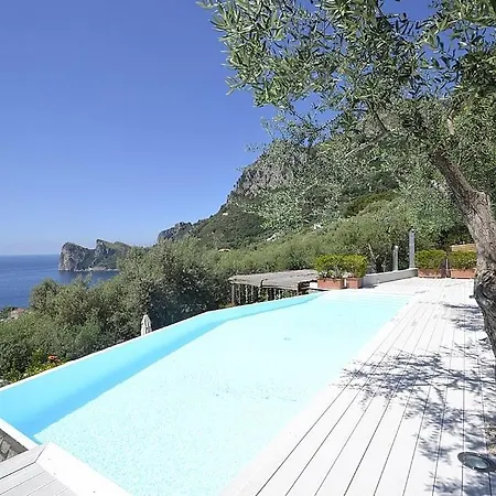 Marina Del Cantone Sleeps 22 Pool Air Con Villa