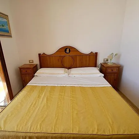 Marina Del Cantone Sleeps 22 Pool Air Con