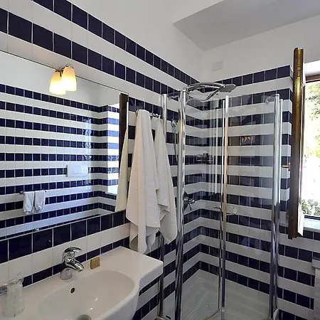 Marina Del Cantone Sleeps 22 Pool Air Con