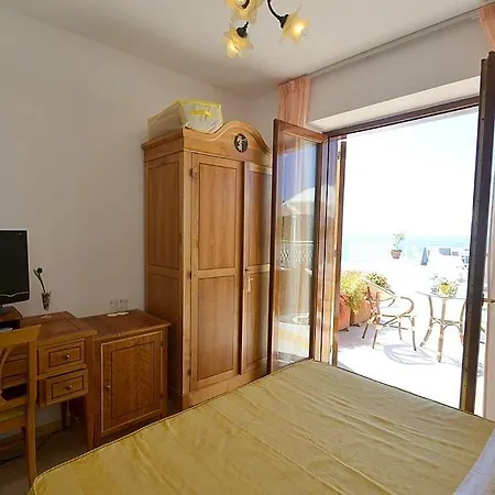 Marina Del Cantone Sleeps 22 Pool Air Con Villa